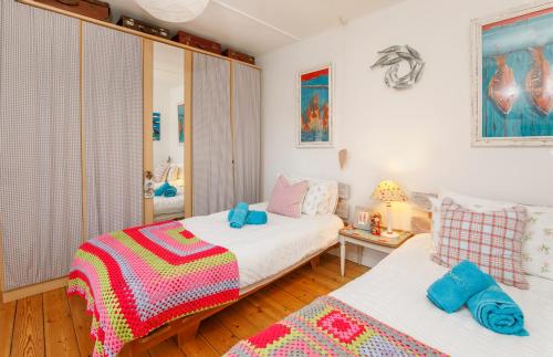 The Cherries in Catton