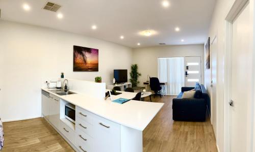 Ducted Aircon Royal Park 2br Executive Home