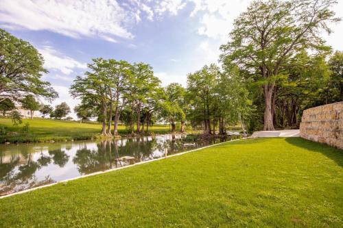 Unit 211 - The Lyndon 1 Bed - Cation on the Guadalupe in New Braunfels, USA