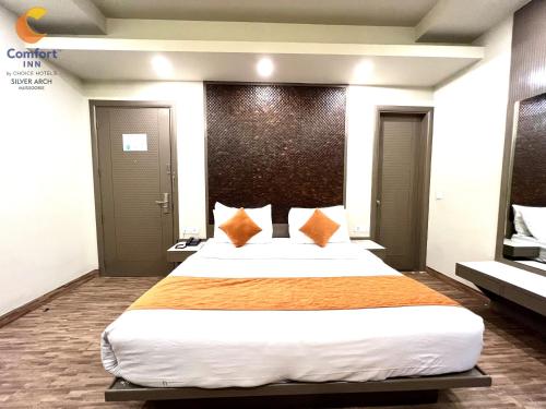 Superior King Room image 3