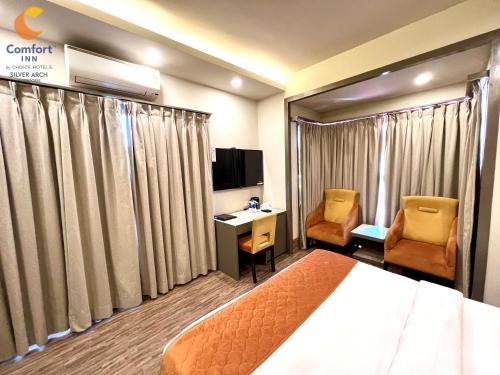 Superior King Room image 5