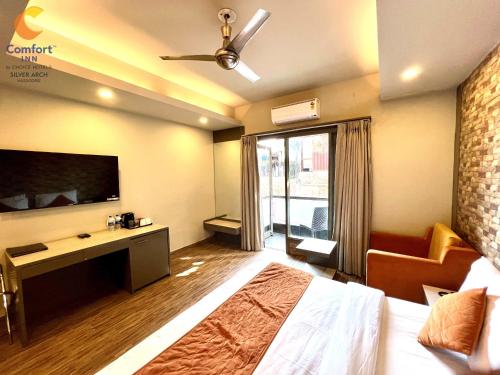Deluxe Double Room image 1