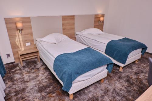 Twin Room image 3