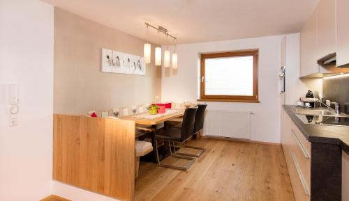 Apart Falkner - image 12