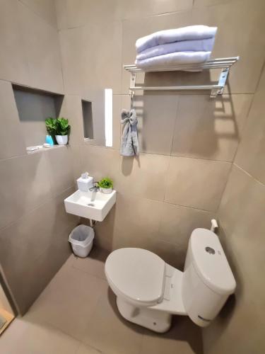 Douche, Zizi Homey 302 Cemara Asri in Medan
