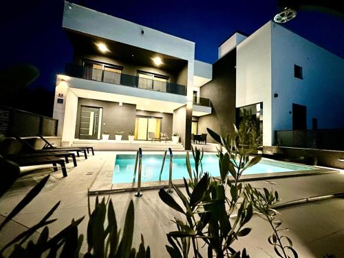 Villa L'Amore - Malinska – khách sạn tại Radici