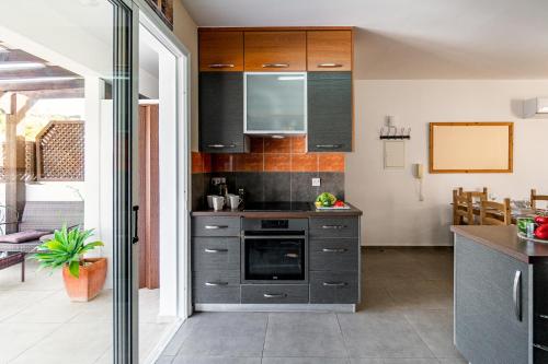 Steni Views Apartment by Ezoria Villas Steni Views Apartment by Ezoria Villas