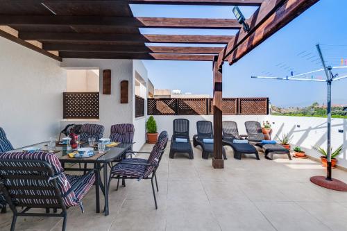 Steni Views Apartment by Ezoria Villas Steni Views Apartment by Ezoria Villas