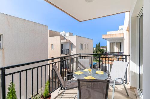 Steni Views Apartment by Ezoria Villas Steni Views Apartment by Ezoria Villas