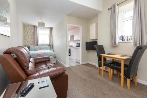 Beachcliffe Holiday Apartments - image 4