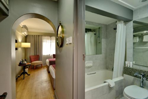Cresta Jameson Hotel - image 4