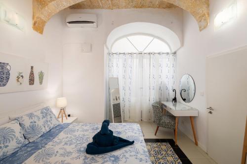 Modern Traditional Apartment with Maltese Internal Court Yard - Designed with Traditional Stone and Tiling, Valletta (fotografie 10)