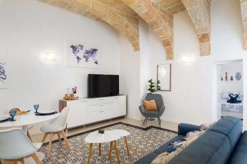 Modern Traditional Apartment with Maltese Internal Court Yard - Designed with Traditional Stone and Tiling, Valletta (fotografie 8)