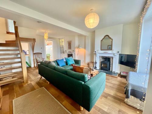 Seadmed, 3 bedroom stunning house with garden and amazing sea views in Strete