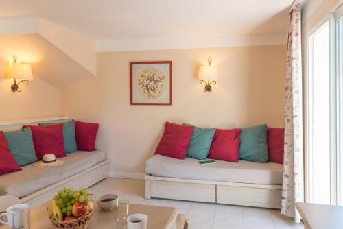 3 bedrooms, 5 beds