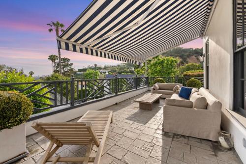 NEW Stunning Hollywood Hills Mansion with Pool and Views in Los Angeles, USA
