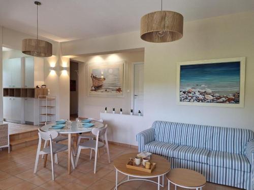 Oprema, House Kochyli in Elios Proni