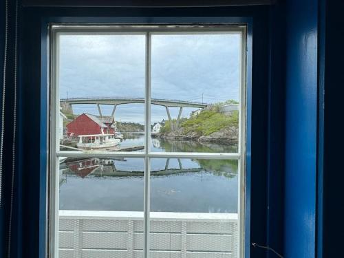 . Nautnes Coastal Haven