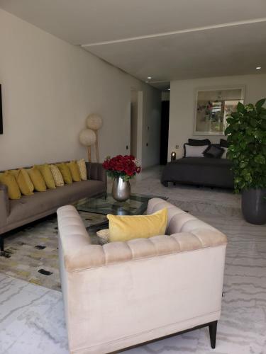 Deluxe Suite image 8