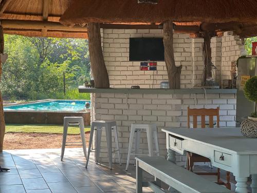 Simba Safaris African Pride Exotic Lodge