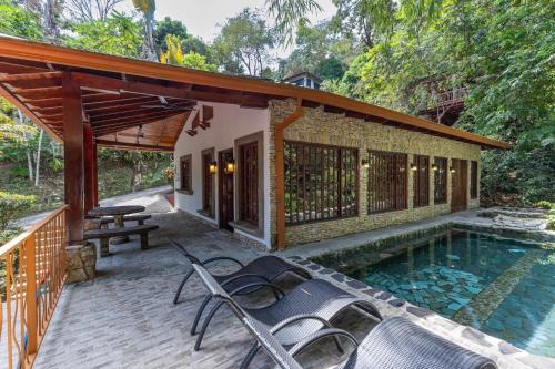 Restful Casa Quetzal Luxurious Rainforest Retreat