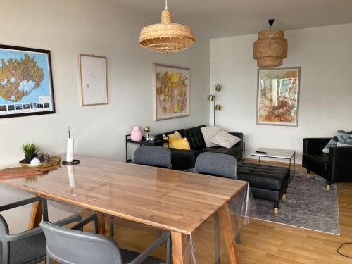 Spacious flat - magnificent view in South Reykjavik