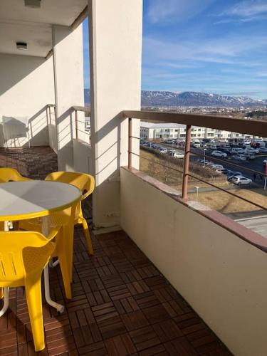 Spacious flat - magnificent view in South Reykjavik