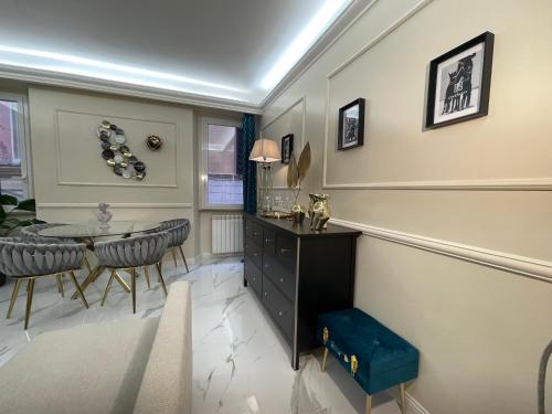 Spanish Steps Luxury & Glamour ***** - image 10