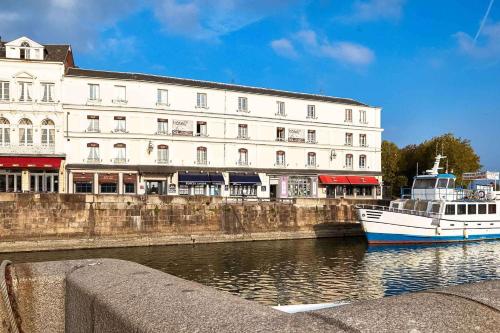 Best Western Le Cheval Blanc -Vue sur le port-plein centre ville