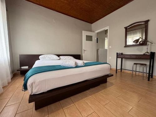Renovated house with garden in Tripoli in 트리폴리스