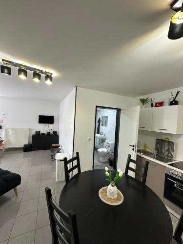 廚房, 50平方米1臥室公寓 (凱爾彭) - 有1間私人浴室 (Ferienwohnung Sindorf) in 凱爾彭