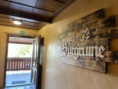 Gasthof zur Burgruine – Pottenstein, CA