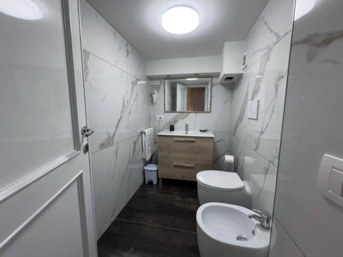 Kiss and Room - main image