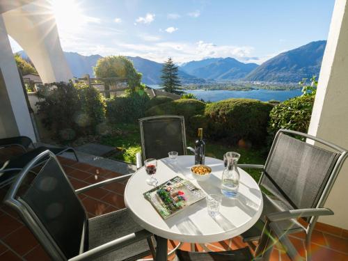 Apartment Residence Miralago - Utoring Apt- B12 by Interhome in 산 나자로