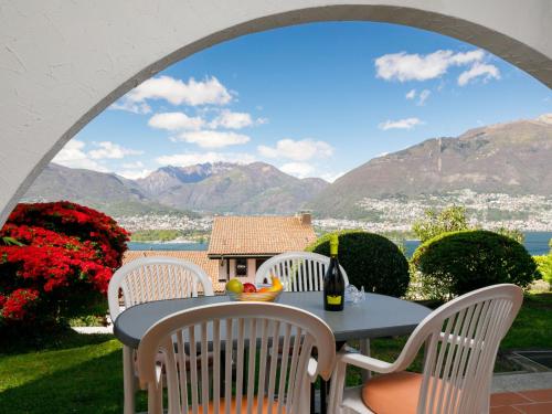 Apartment Residenza Miralago Apt- A4 by Interhome in San Nazzaro