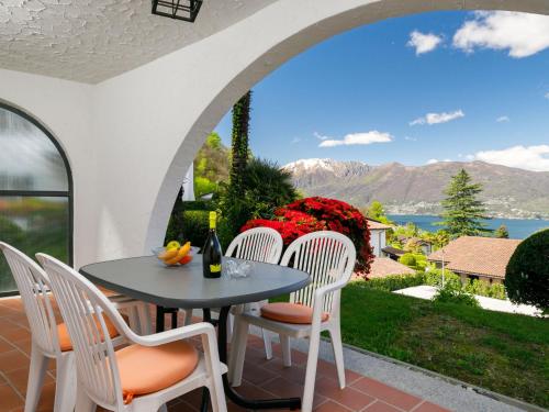 Apartment Residenza Miralago Apt- A4 by Interhome in San Nazzaro