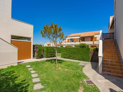 Apartment Les Soleils Rouges-14 by Interhome in Vaux Sur Mer mazpilsēta