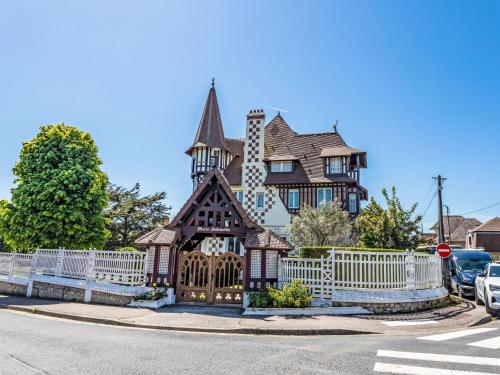 Apartment Marie Antoinette-2 by Interhome - Location saisonnière - Cabourg