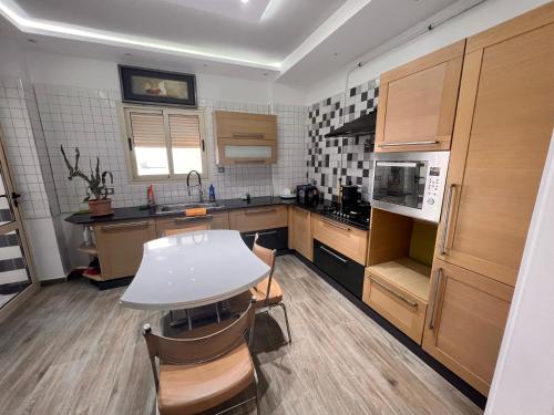 Duplex staoueli in צ'ראגה