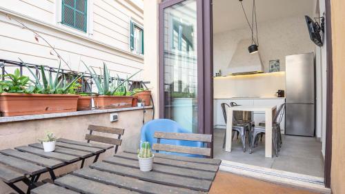 EasyTopStay - Trastevere Cozy Nest with Terrace, Roma (foto 10)