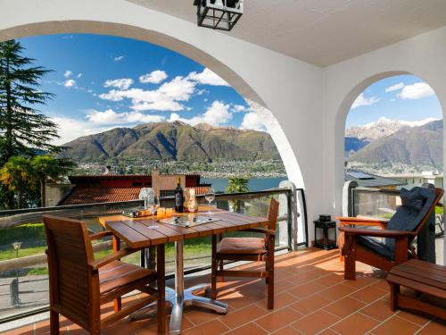 Apartment Residenza Miralago Apt- D33 by Interhome in Piazzogna