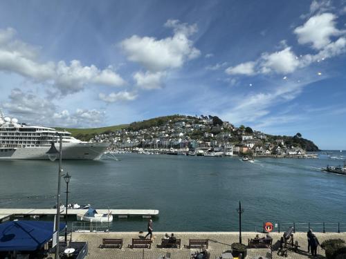 Seascape - Waterfront apartment, glorious views and parking, Dartmouth (fotografie 9)
