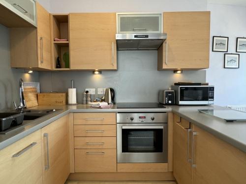 Seascape - Waterfront apartment, glorious views and parking, Dartmouth (fotografie 10)