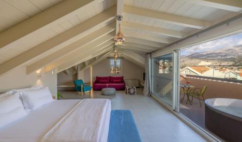 Ionian Plaza Hotel - image 4