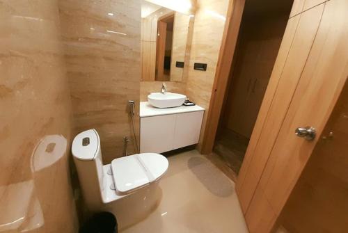 Bathroom, SPOT ON 65416 Hotel Classic in Charbagh