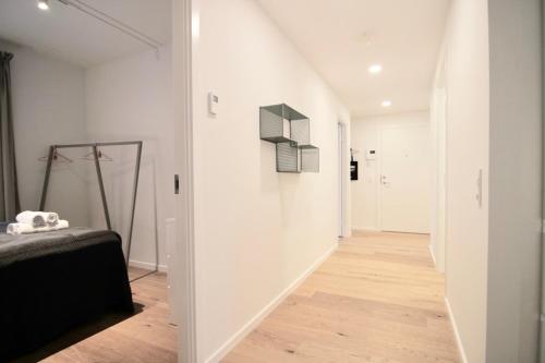 Fantastic 2-bed w balcony in North Habour - image 3