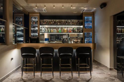 Heritage Hill Hotel - image 11