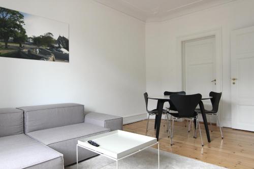 2-BR w a balcony in Frederiksberg C - 189, Копенгаген (фото 4)