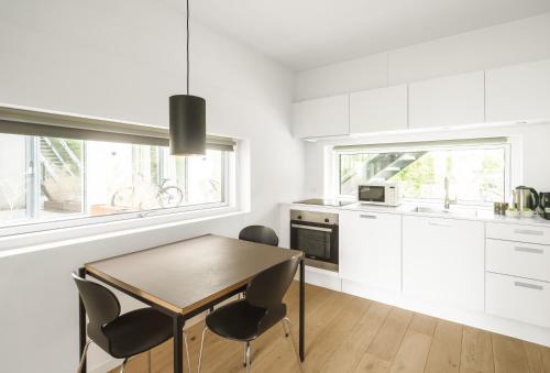 Studio townhouse w private terrace in converted warehouse Studio townhouse w private terrace in converted warehouse