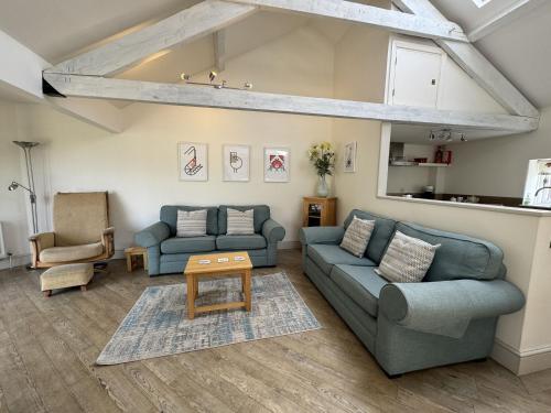 Barnfield - Beautiful Barn, River views, Close to Quay, Dittisham (zdjęcie 2)